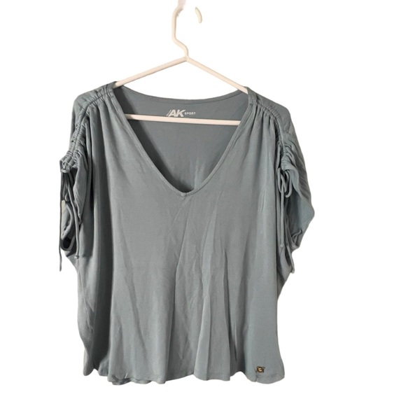 AK Sport envelope blouse size M NWOT - Picture 1 of 4
